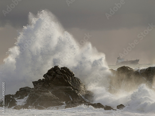 Wallpaper Mural Wave splash at sunset Torontodigital.ca