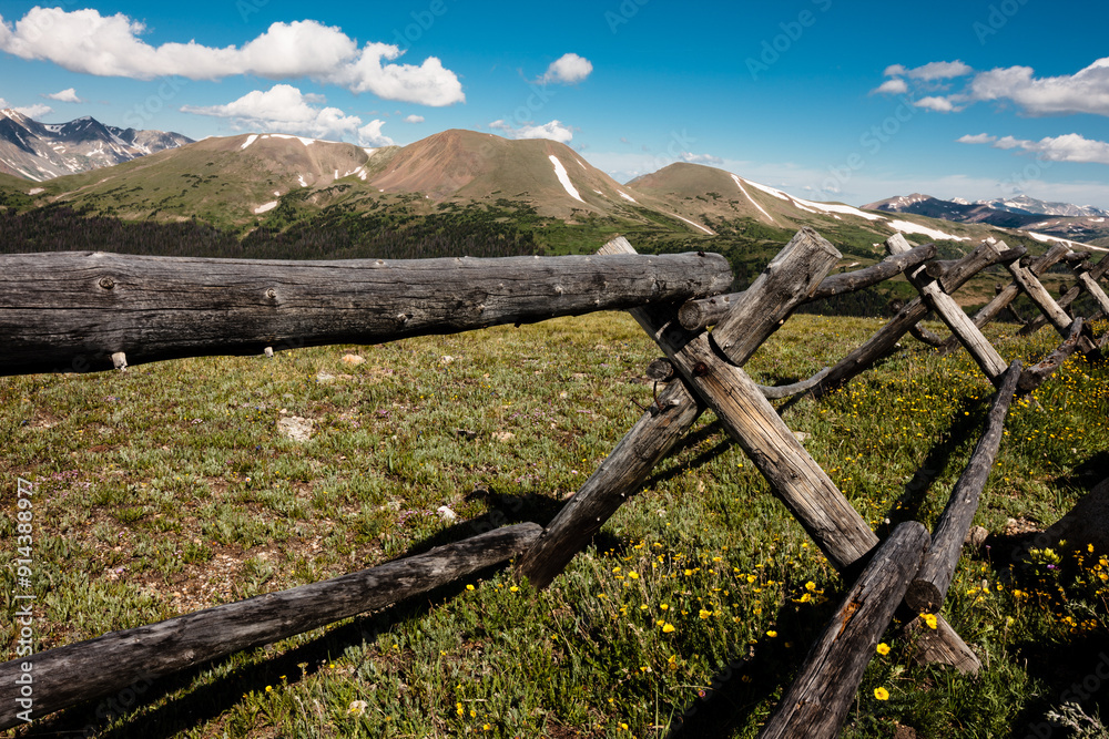 Fototapeta premium A protective border fence at the Gore Mountain lookout point within Rocky Mountain National Park, Colorado