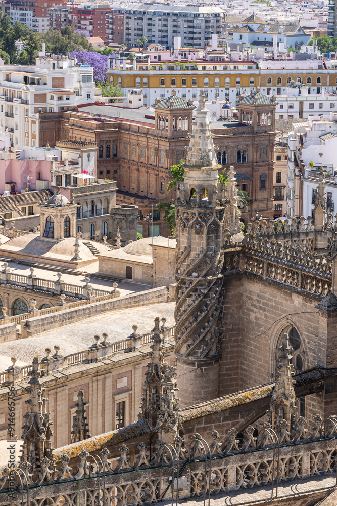 Obraz premium Rooftop view of the Seville Cathedral.