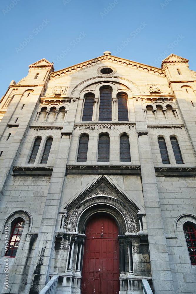 Fototapeta premium Facade of the Basilica of the Sacred Heart in Paris in France
