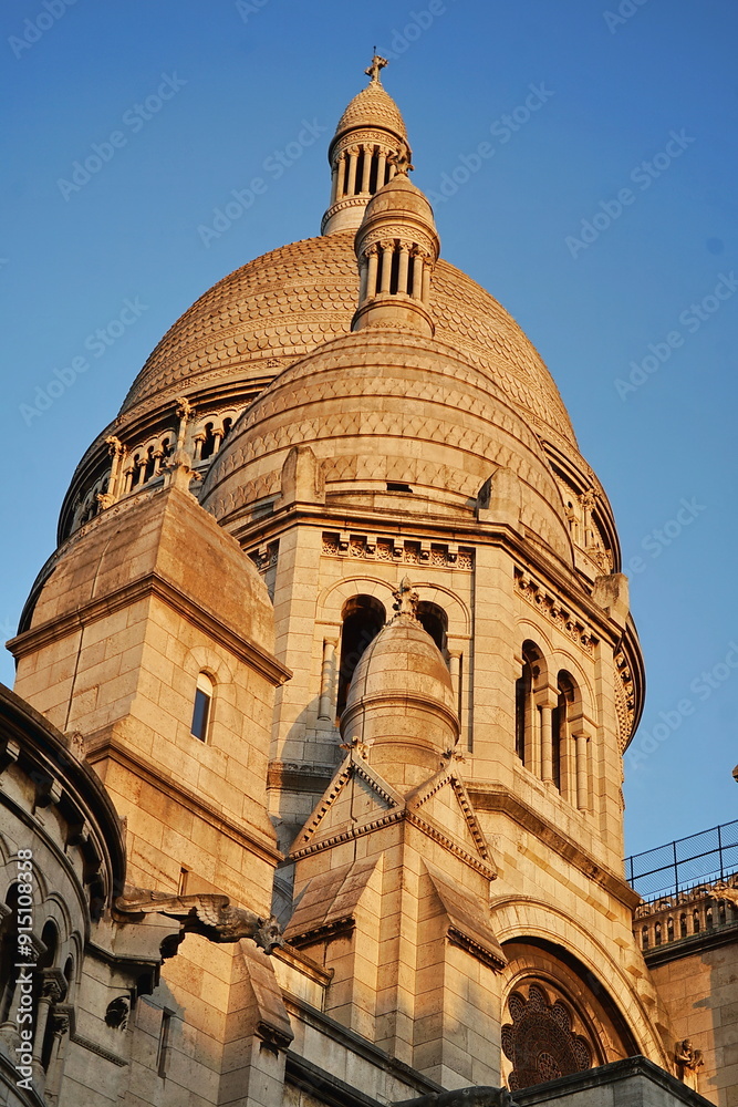 Obraz premium Dome of the Basilica of the Sacred Heart in Paris in France