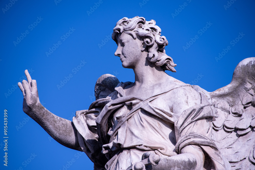 Obraz premium Statue on Ponte Sant'Angelo in Rome, Italy