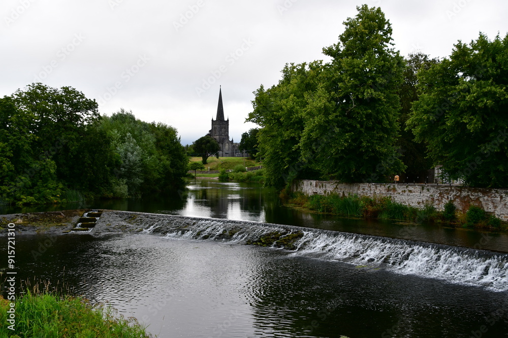 Suir river in Cahir, Co. Tipperary, Ireland Suir river in Cahir, Co. Tipperary, Ireland