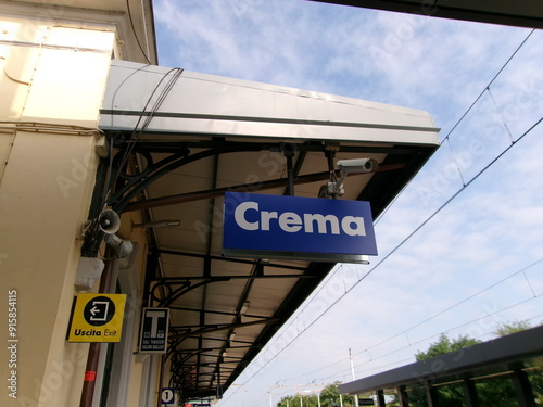 Stazione di crema  photo