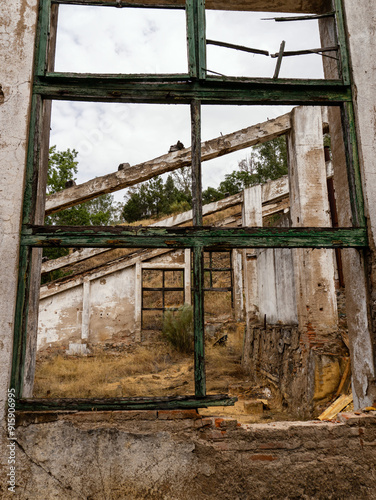 Ruinas, ventana - Ruins, window