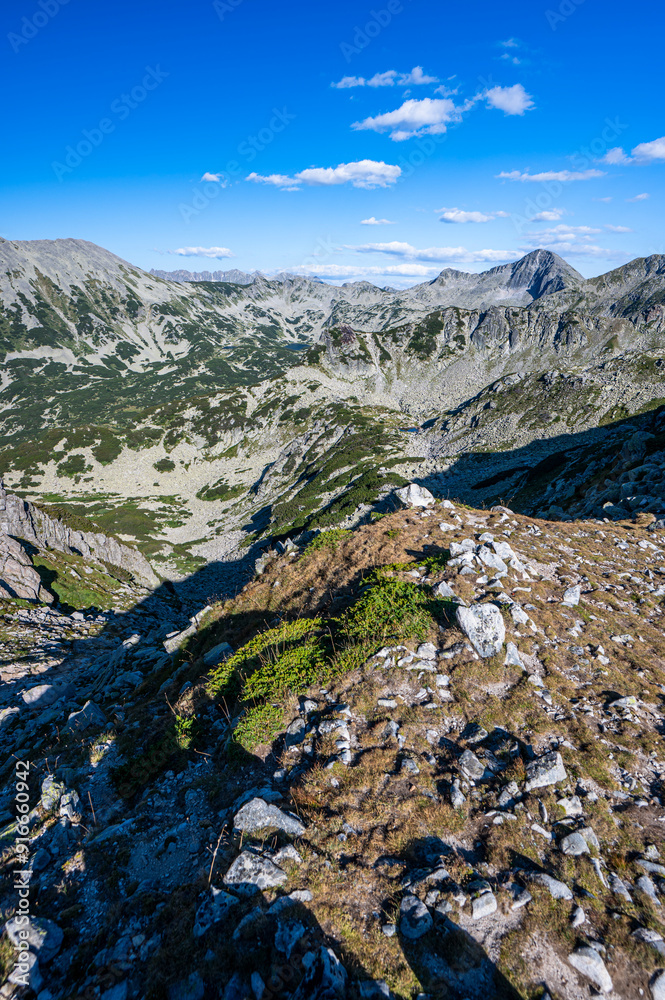 Obraz premium Summer landscape photo of Pirin Mountains from the Banderitsa Pass.