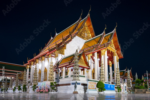 Wat Suthat Thepwararamม ธ้ฟรสฟืก