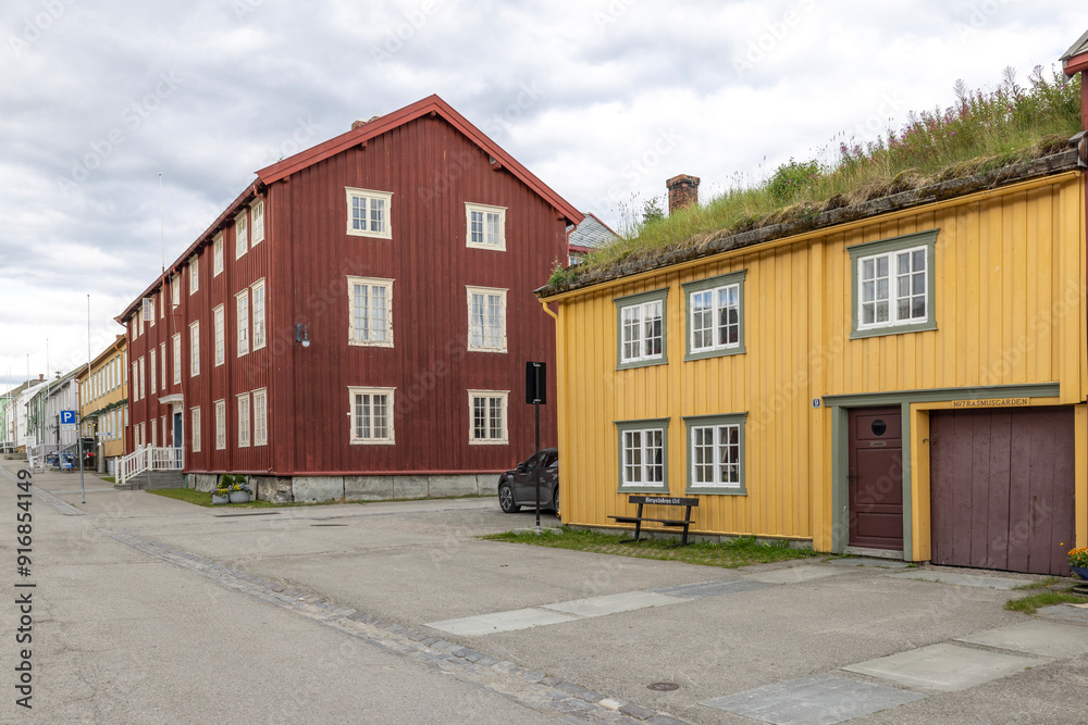 Walk in the streets of Røros, World Heritage city and old copper mining city Walk in the streets of Røros, World Heritage city and old copper mining city