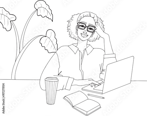 femme noire sourire lunettes travail ordinateur bureau café plante carnet crayon vecteur