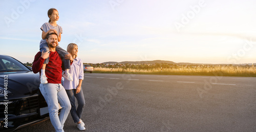 Tableau sur toile Happy family near car on road trip