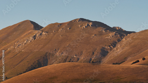 Estate nel Parco Nazionale dei Monti Sibillini: Castelluccio di Norcia e Pian Grande. photo