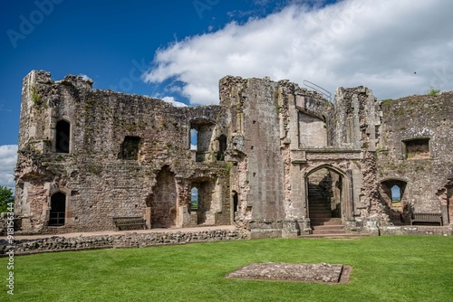 Wallpaper Mural raglan castle, wales Torontodigital.ca