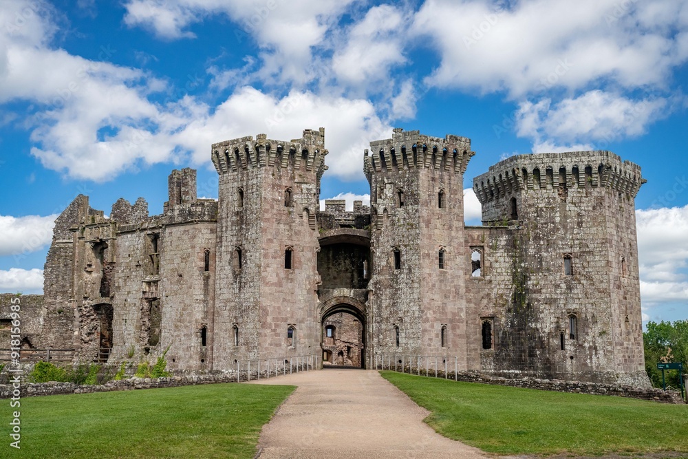 raglan castle, wales raglan castle, wales
