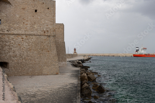 Obraz na płótnie Medieval Charles V Castle (Castello Carlo V) on Adriatic Sea, Monopoli, Italy, Apulia w salonie