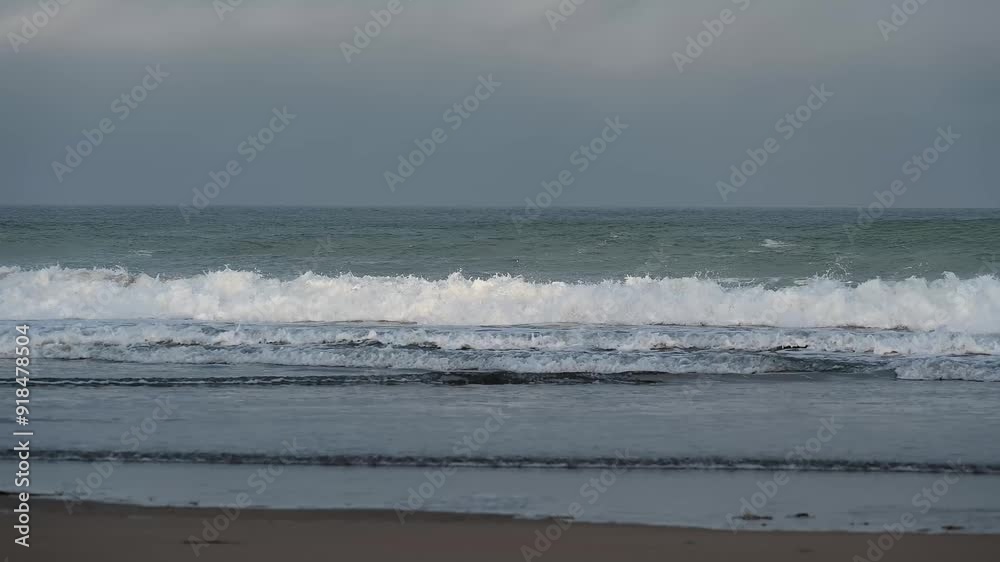 Powerful sea as the tide comes in Powerful sea as the tide comes in