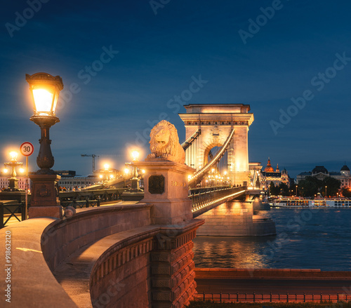 The famous Chain Bridge in dusk