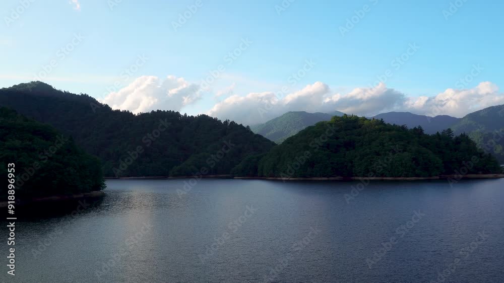 夕方のみなかみ町の奥利根湖 夕方のみなかみ町の奥利根湖