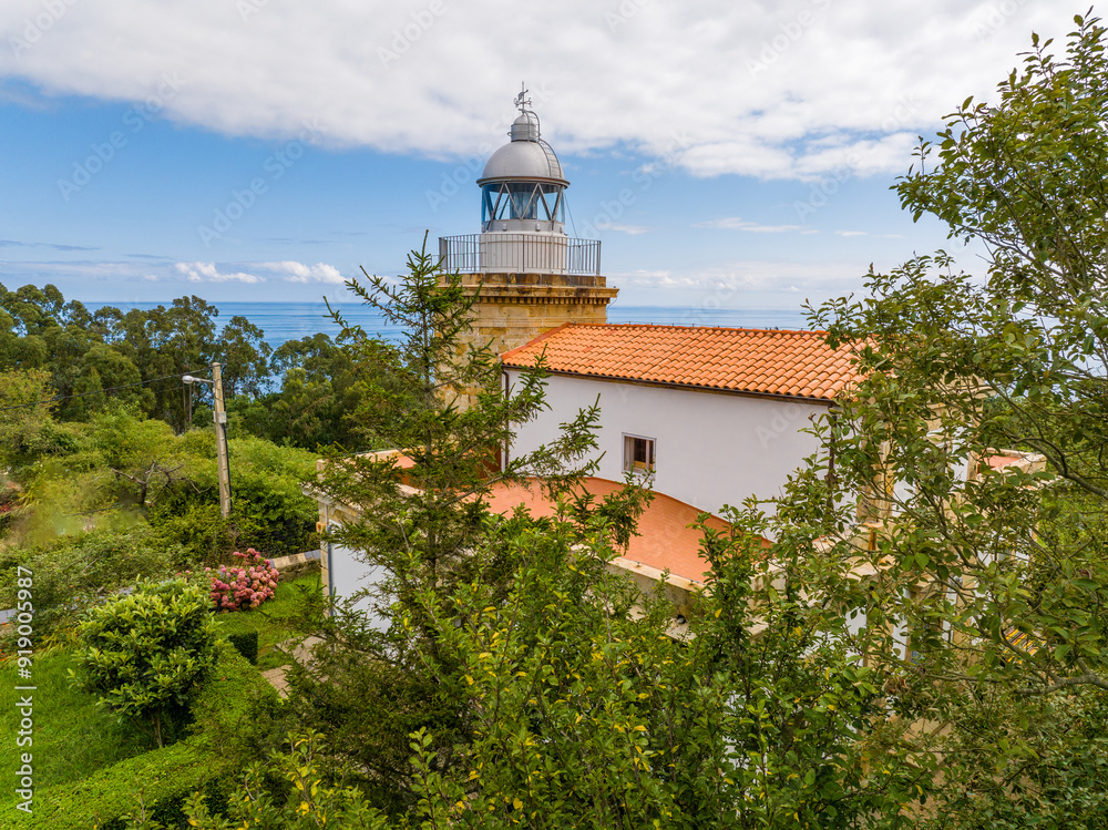 Faro de Tazones o Villaviciosa en el Principado de Asturias Faro de Tazones o Villaviciosa en el Principado de Asturias