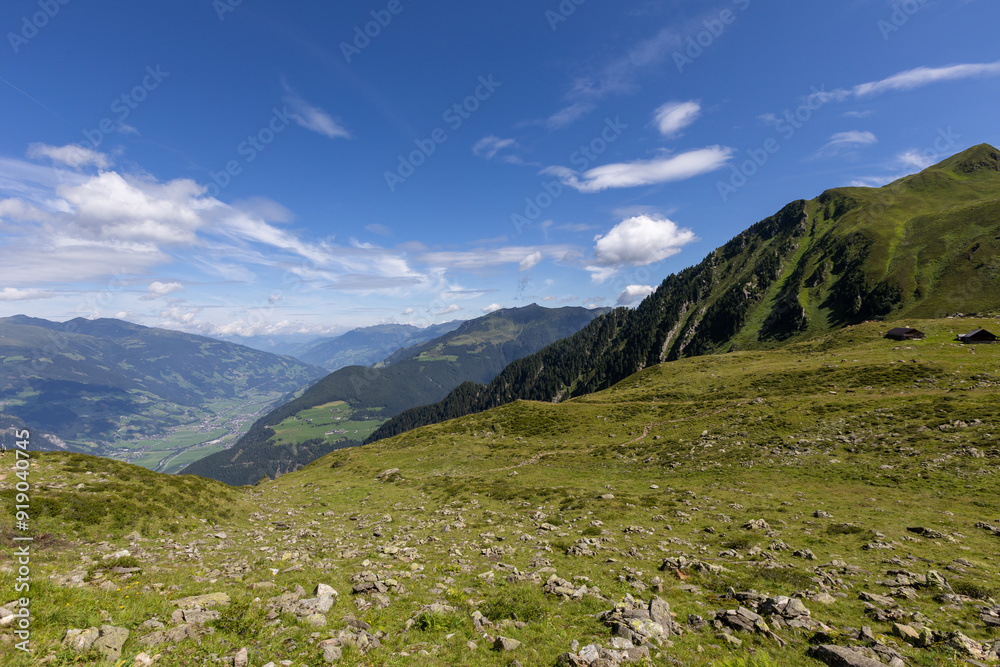 Bergpanorama auf dem Ahorn in den Zillertaler Alpen Bergpanorama auf dem Ahorn in den Zillertaler Alpen