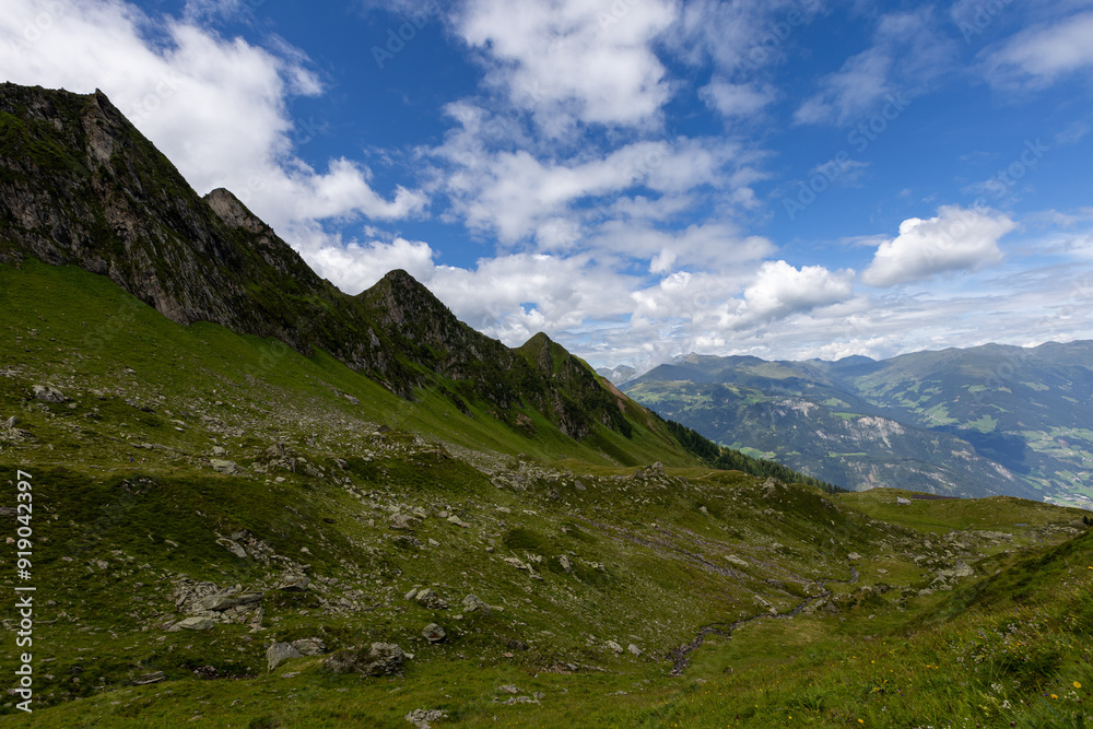 Bergpanorama auf dem Ahorn in den Zillertaler Alpen Bergpanorama auf dem Ahorn in den Zillertaler Alpen