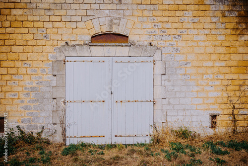 Vieille porte sur l'île d'Aix photo