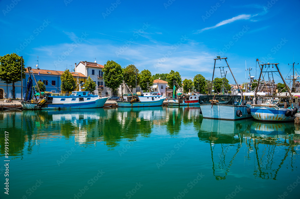 Φωτογραφία A view across the estuary close to the sea in Rimini, Italy in summertime