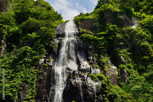 しらがねの滝