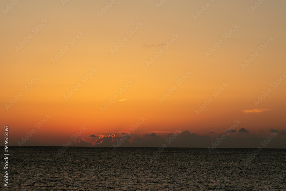夕日と水平線