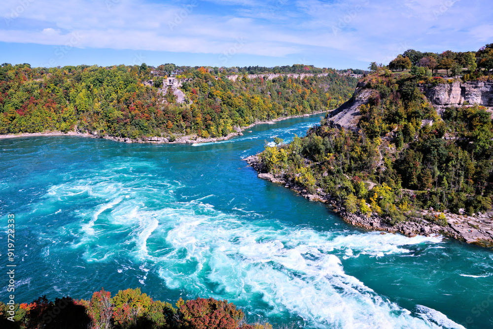 Fototapeta premium Whirlpool rapids of the Niagara River during fall, Niagara Dalls, Ontario, Canada