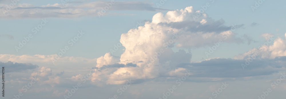 Fototapeta premium Sky replacement high cumulus clouds with sunny reflection against blue sky 4
