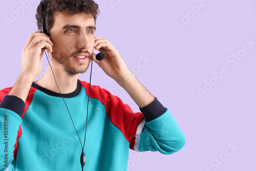 Male technical support agen...