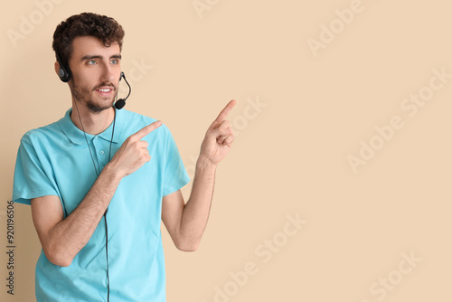Male technical support agen...