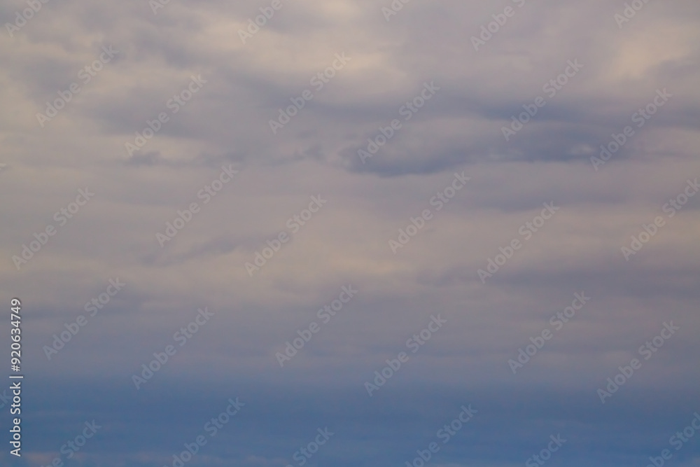 Obraz premium Cloudy morning sky in pastel colors, day’s end