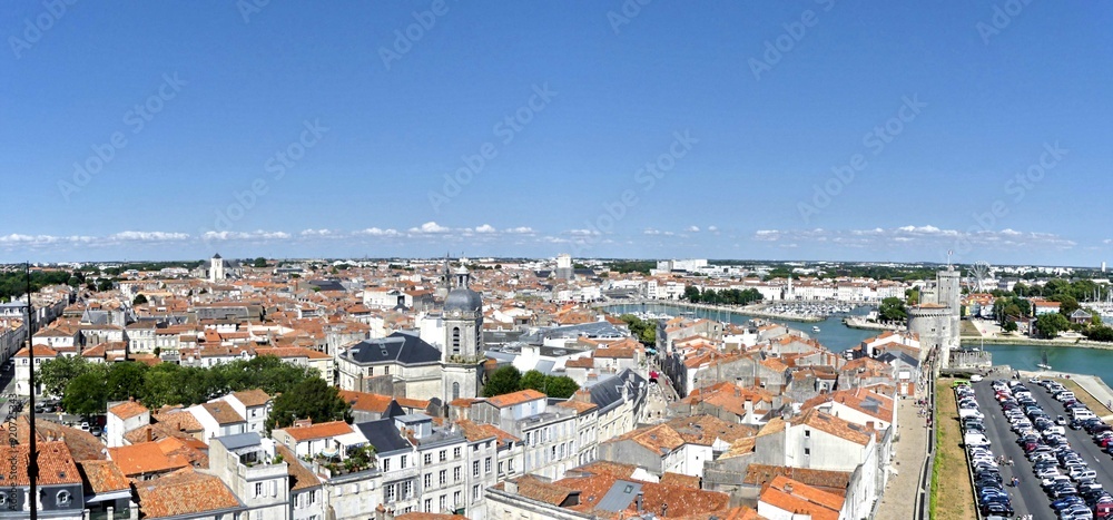 La Rochelle - Visit the magnificent city of La Rochelle on France's Atlantic coast - View of the city La Rochelle - Visit the magnificent city of La Rochelle on France's Atlantic coast - View of the city
