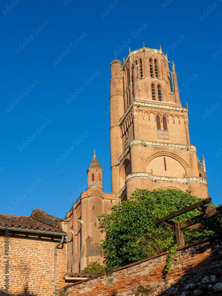 Fototapeta premium Albi's Iconic Brick City: The Majestic Cathédrale Saint-Cécile, France