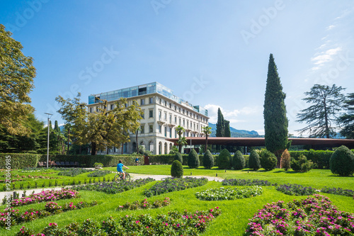 Bild auf Leinwand Lido Palace, Riva de Garda, Italy