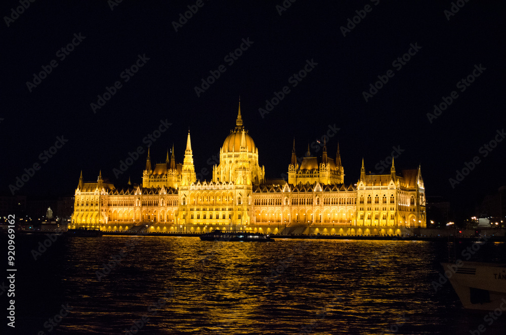 Fototapeta premium Hungarian Parliament Building
