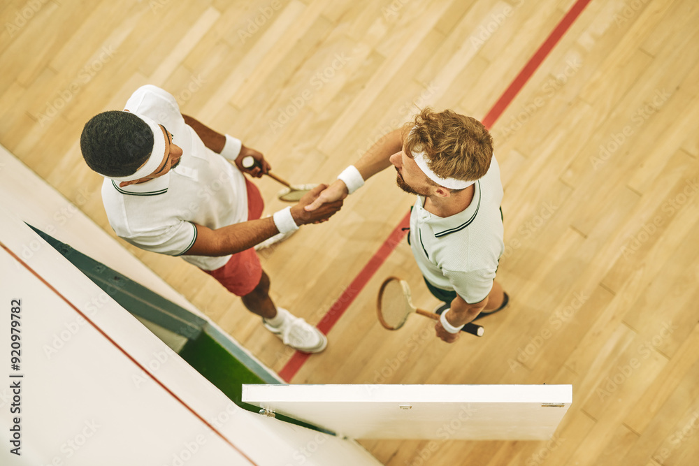 Ταπετσαρία Man, handshake and above with squash for sports, game time or friendly match together