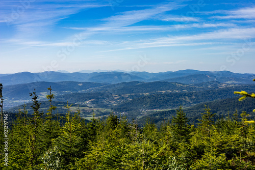 Widok ze szczytu Glinne (1034 m n.p.m.) photo