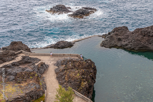 Obraz na płótnie A natural swimming pool in Seixal, Madeira Island w salonie