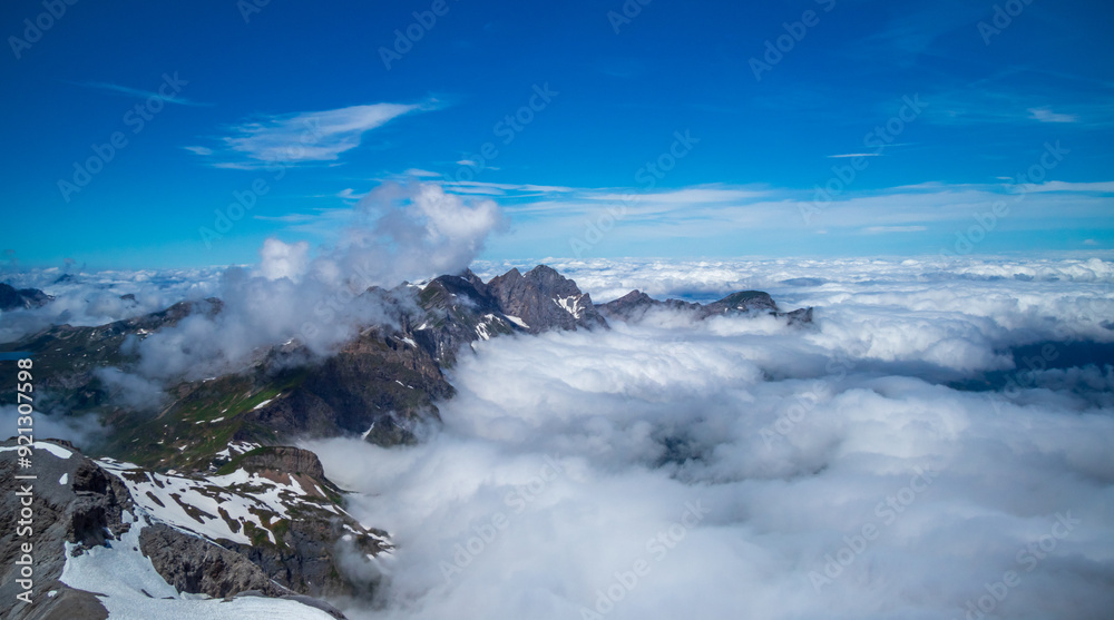 Naklejka premium Panorama view of the Alps from the top of Titlis Mountain in Switzerland