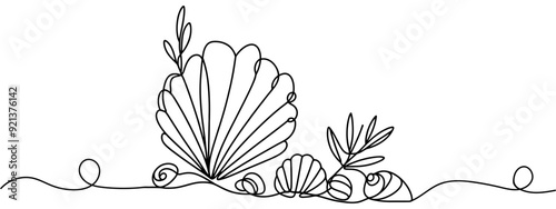 Set of sea shells. Sea shells, mollusks, scallop, pearls. Tropical underwater shells continuous one line illustration. Vector minimalist illustration.