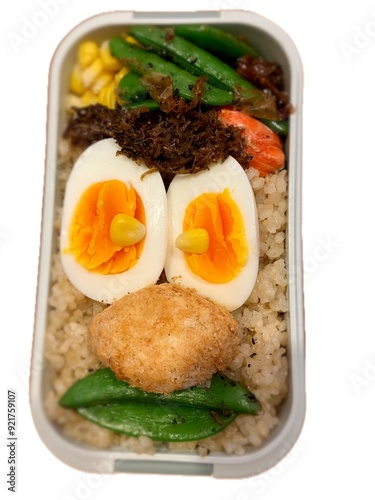 顔にデコレーションされているお弁当