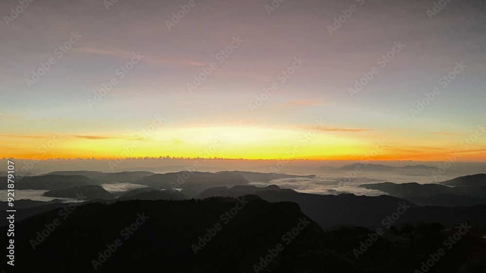 Obraz premium sunrise in the mountain