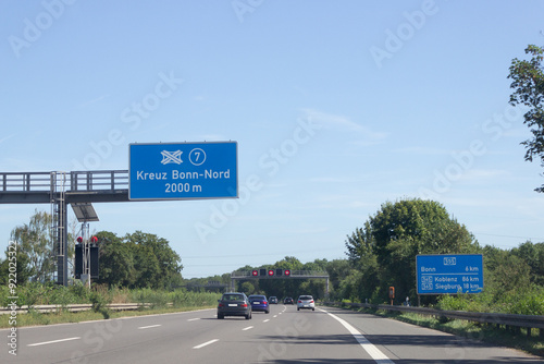 Autobahntafel auf A555, Kreuz Bonn-Nord in Richtung Bonn photo