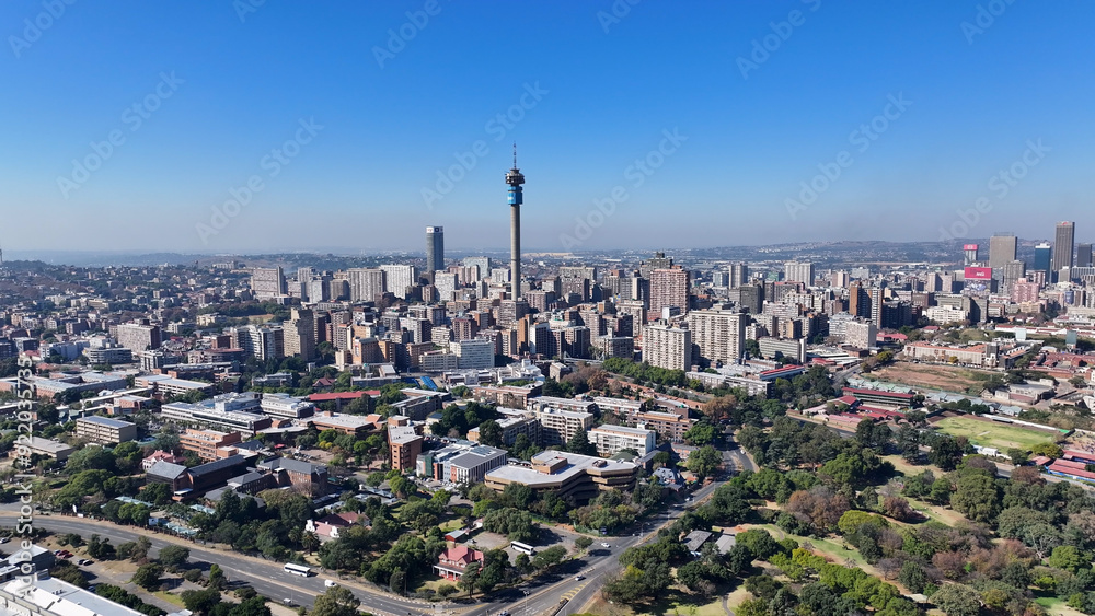 Fototapeta premium Johannesburg Skyline At Johannesburg In Gauteng South Africa. Downtown Cityscape. Business District Background. Johannesburg At Gauteng South Africa. High Rise Buildings. City Landmark.