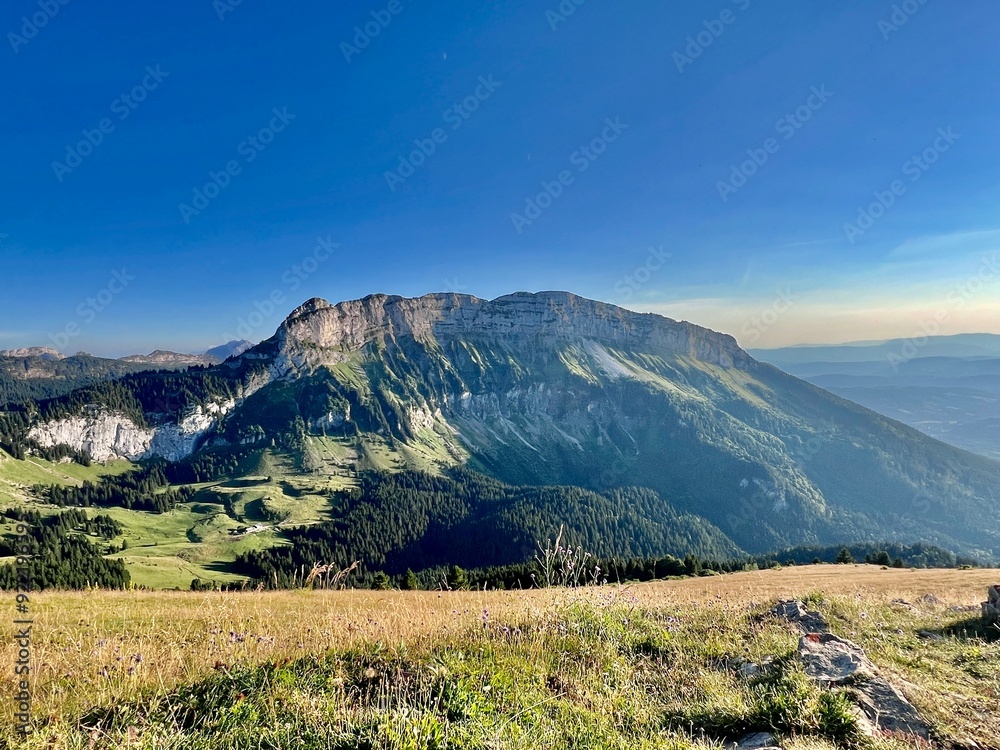 Fototapeta premium coucher de soleil montagne de sous Dine haute savoie