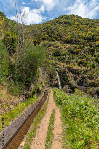 Obraz na płótnie Vegetation and water distribution in the Levada 25 Fontes area of Madeira Island w salonie
