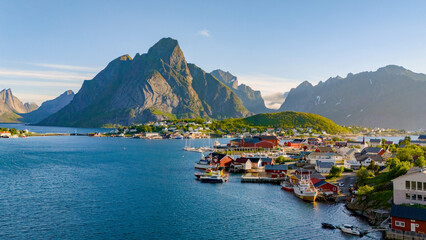 Papier peint photo Lofoten Côte spectaculaire de Reine en Norvège  © Fokke Baarssen