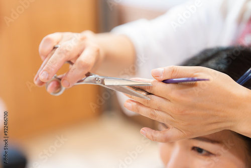Tableau sur toile 前髪ヘアカットイメージ
